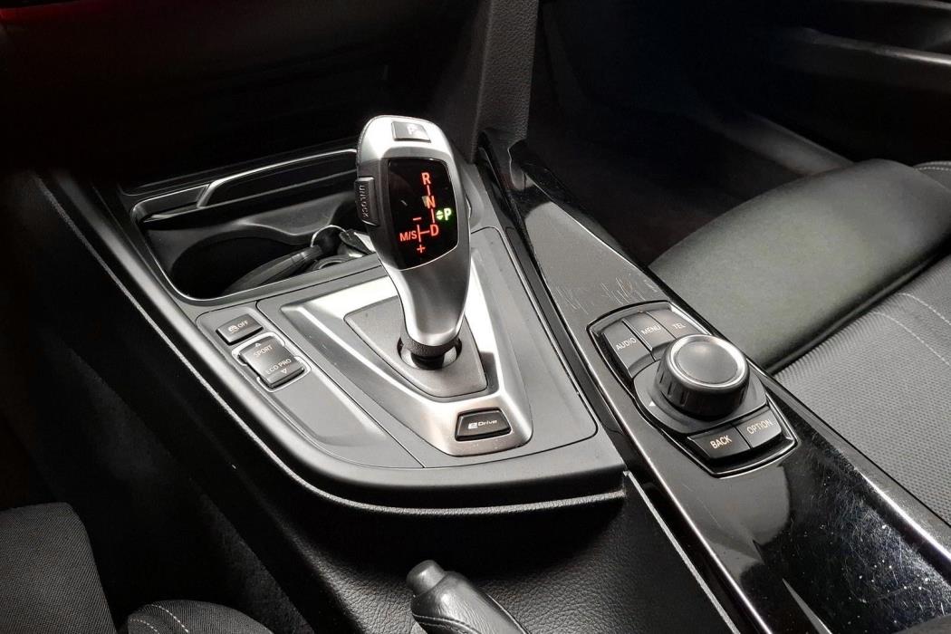 BMW 330 2016
