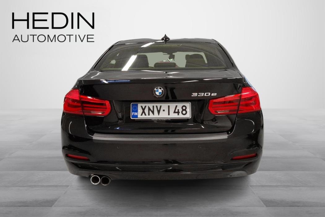 BMW 330 2016