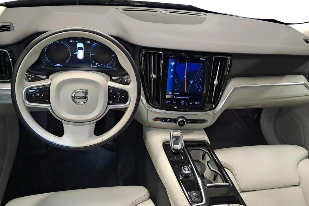 Volvo V60 2022