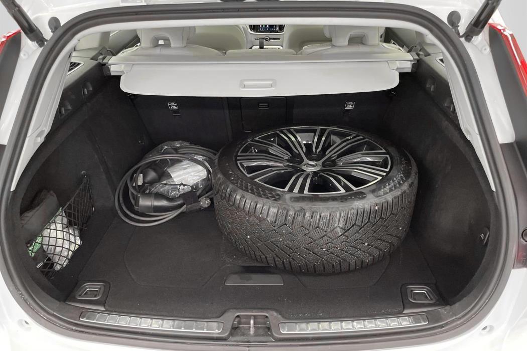 VOLVO V60 2023