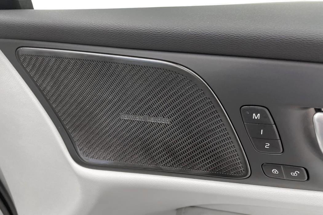 VOLVO V60 2023