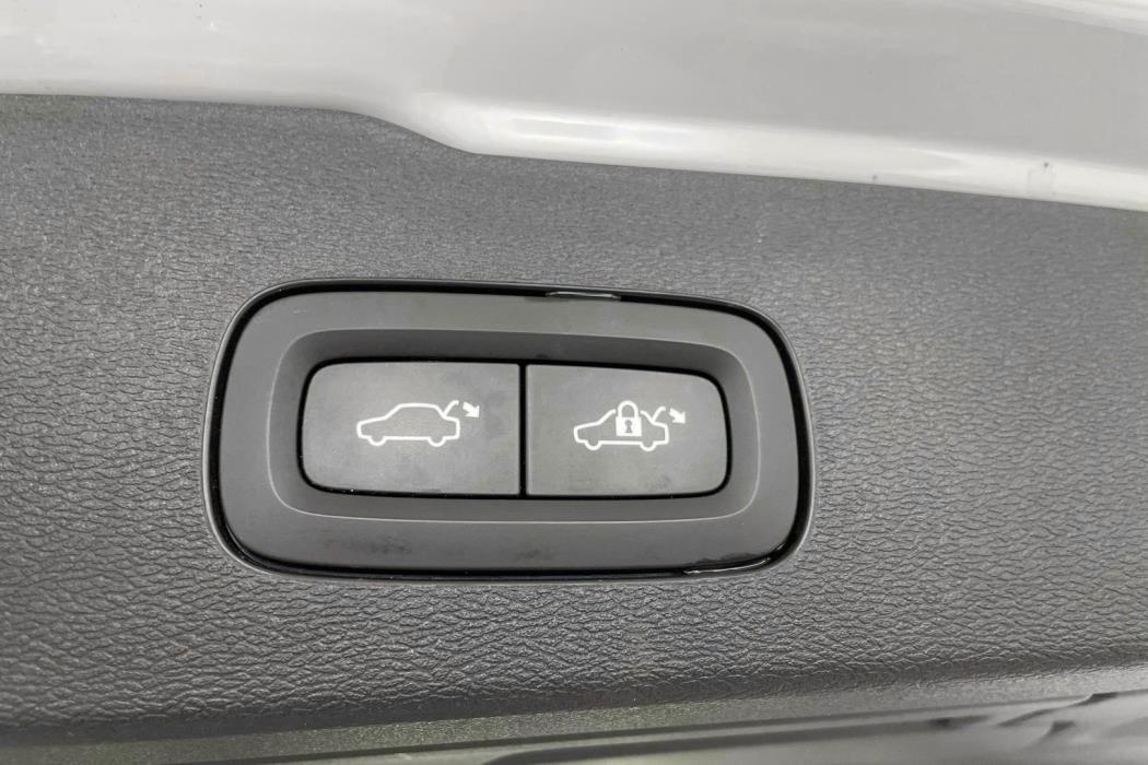 VOLVO V60 2023