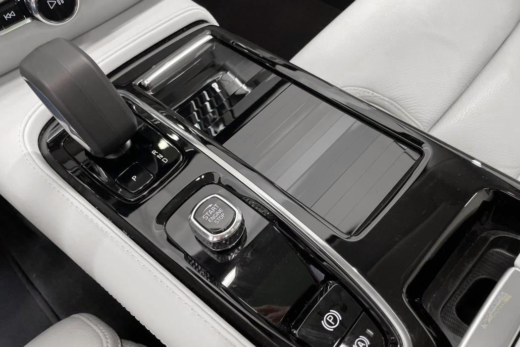 VOLVO V60 2023