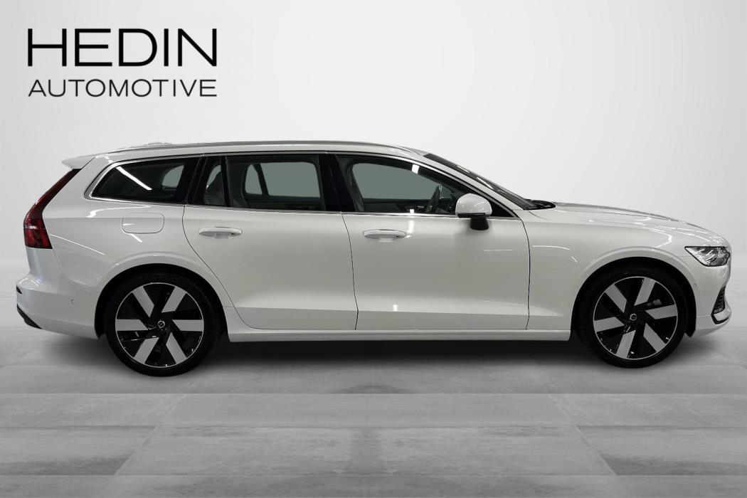 VOLVO V60 2023