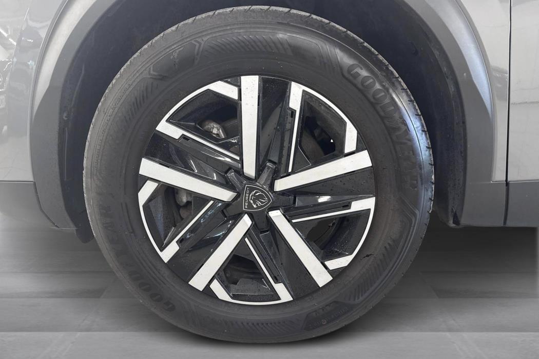 PEUGEOT e-2008 2023
