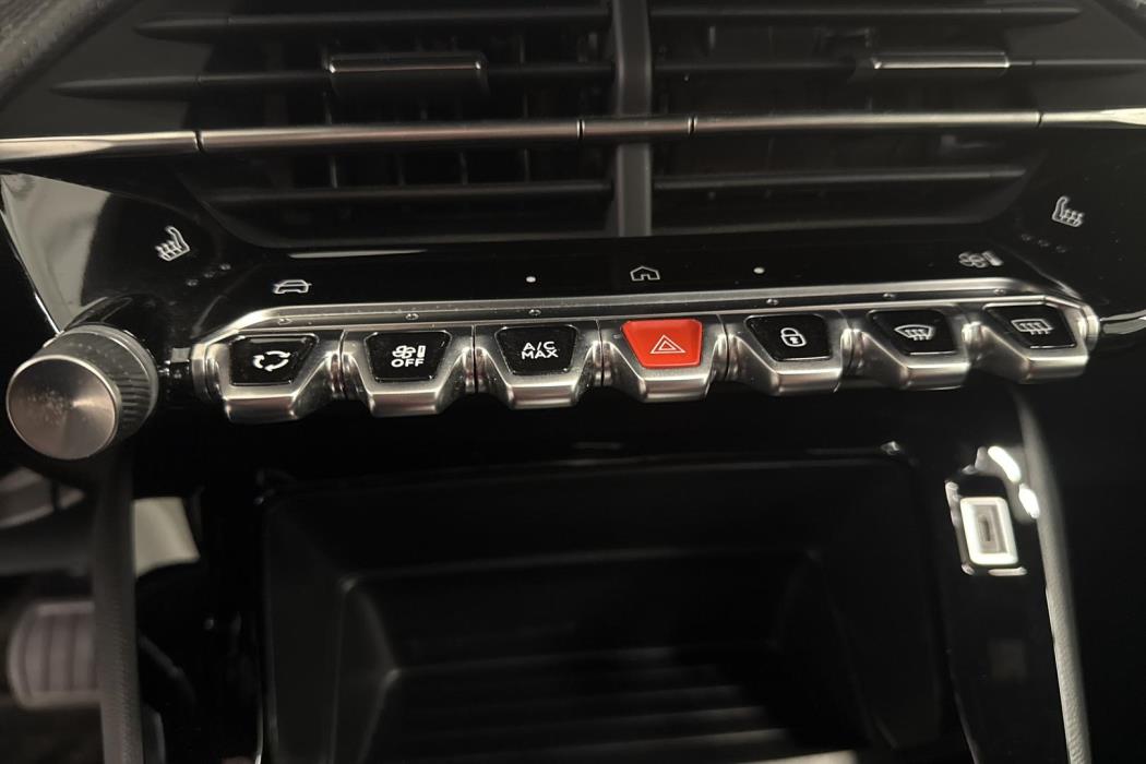 PEUGEOT e-2008 2023