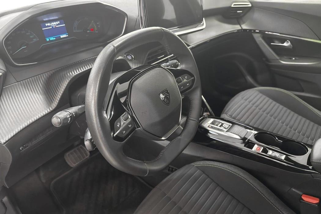 PEUGEOT e-2008 2023