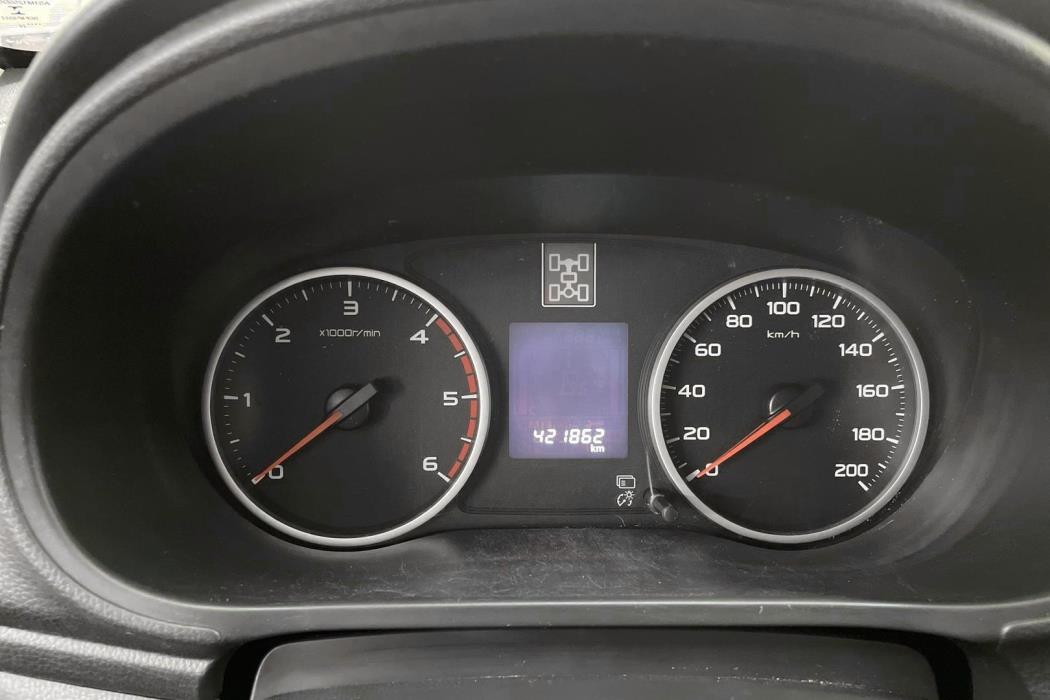 MITSUBISHI L200 2016