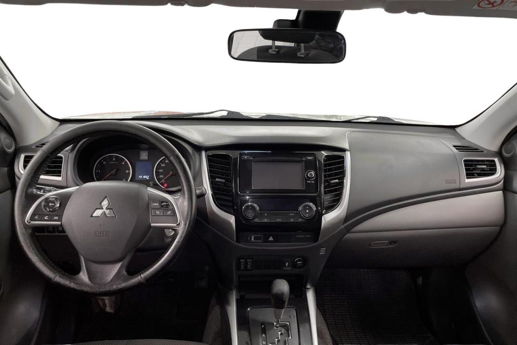 MITSUBISHI L200 2016