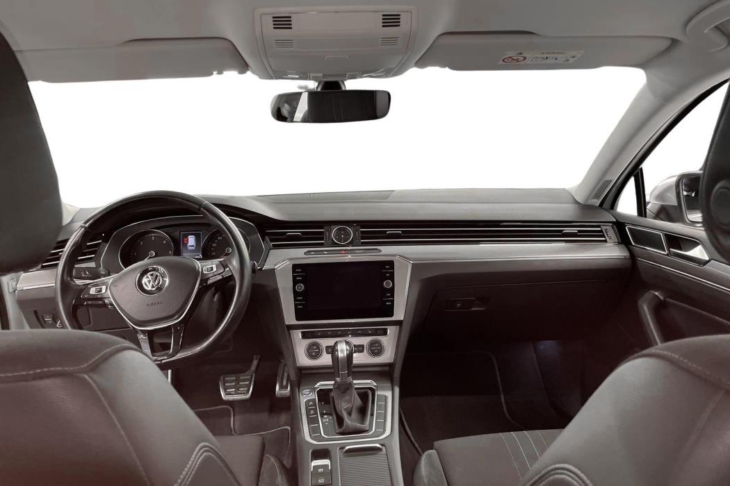 VOLKSWAGEN PASSAT 2019