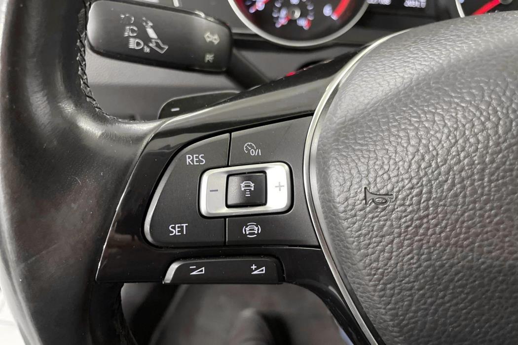 VOLKSWAGEN PASSAT 2019