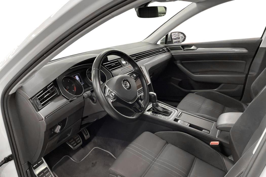 VOLKSWAGEN PASSAT 2019