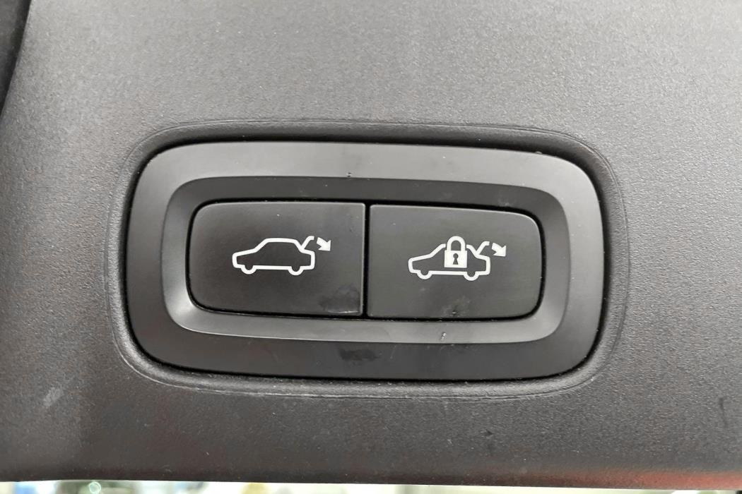 VOLVO V90 2019