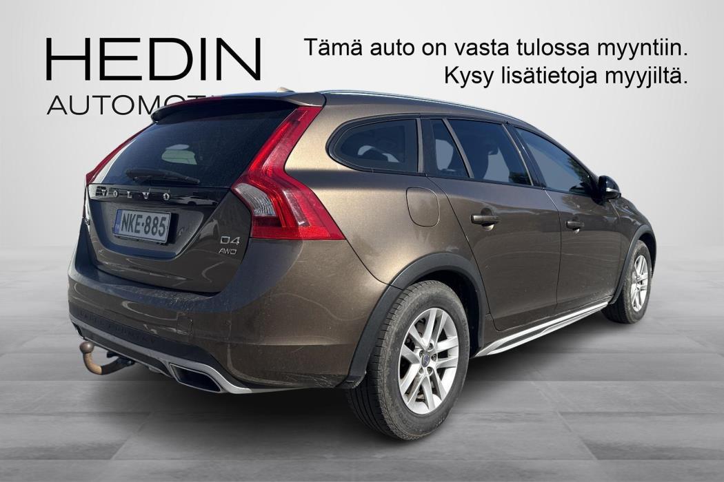 VOLVO V60 Cross Country 2015