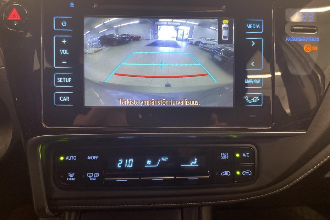 TOYOTA AURIS 2016