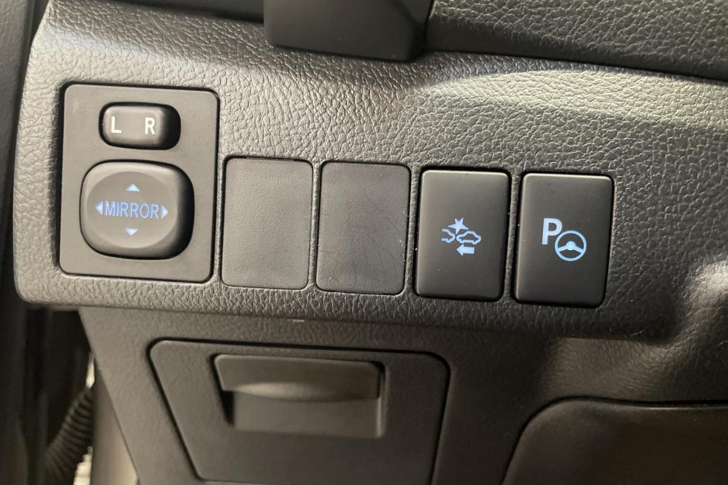 TOYOTA AURIS 2016