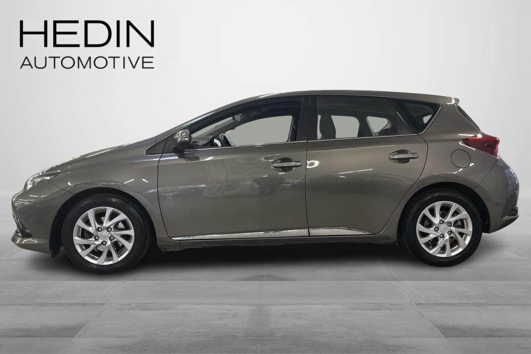 TOYOTA AURIS 2016