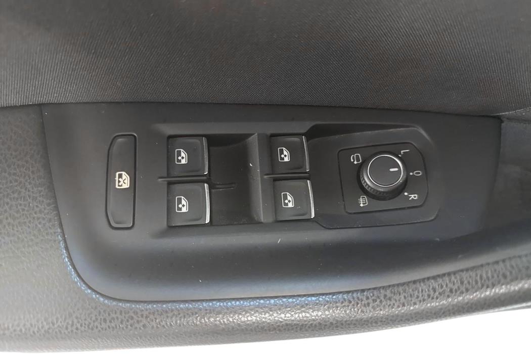 VOLKSWAGEN PASSAT 2019