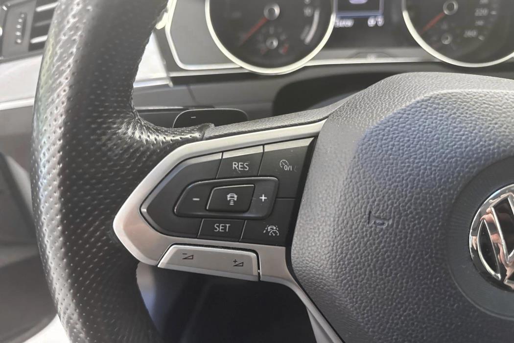 VOLKSWAGEN PASSAT 2019