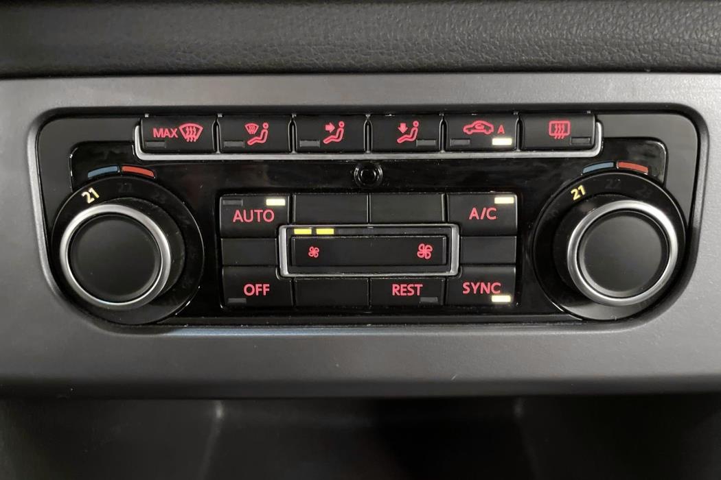 VOLKSWAGEN Amarok 2014