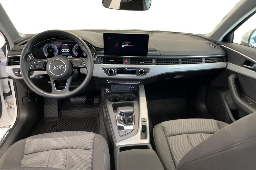 AUDI A4 2023