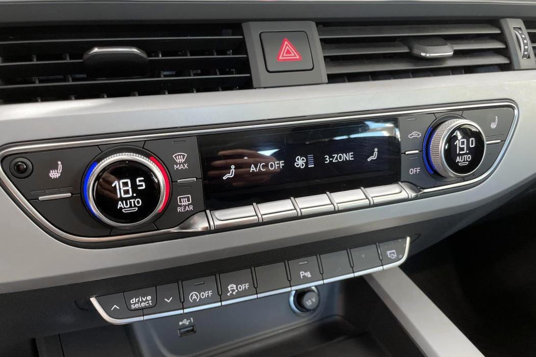 AUDI A4 2023