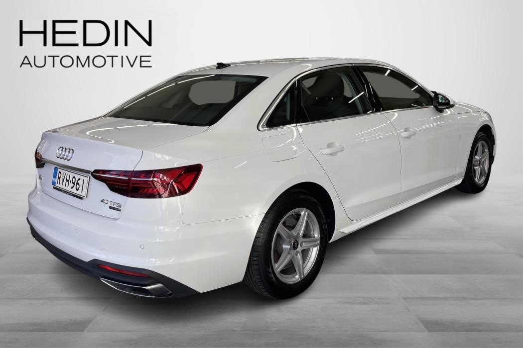 AUDI A4 2023