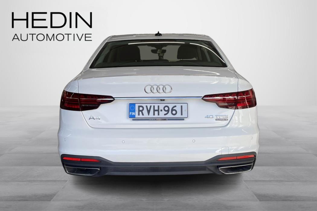 AUDI A4 2023