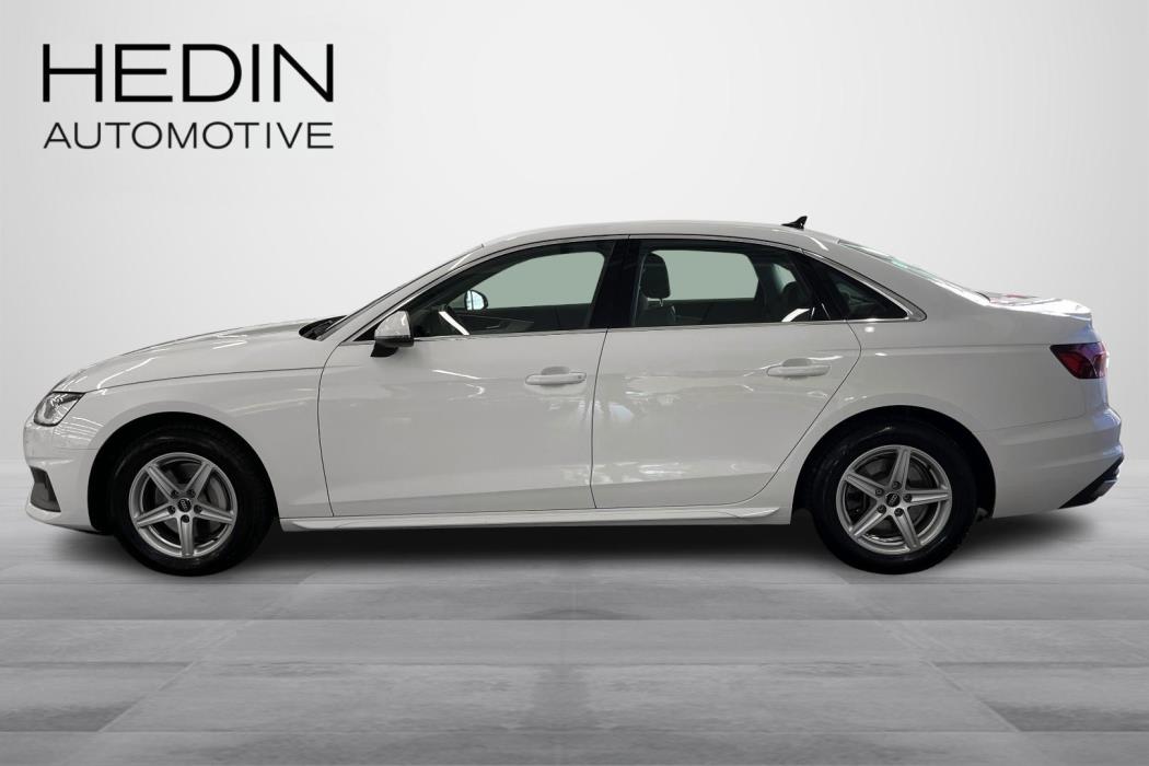 AUDI A4 2023