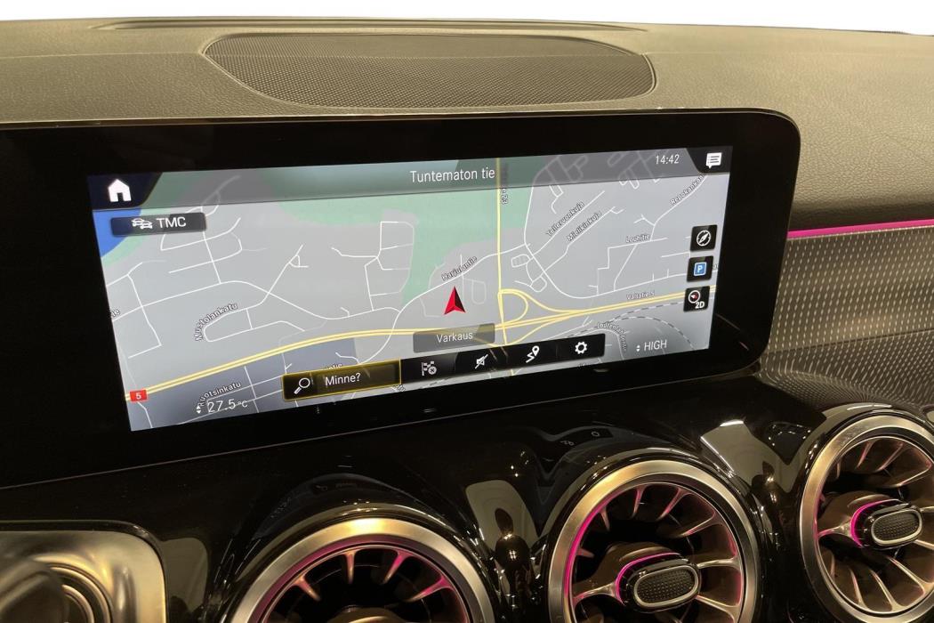 MERCEDES-BENZ GLB 2021