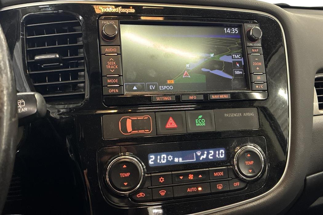 MITSUBISHI Outlander PHEV 2015