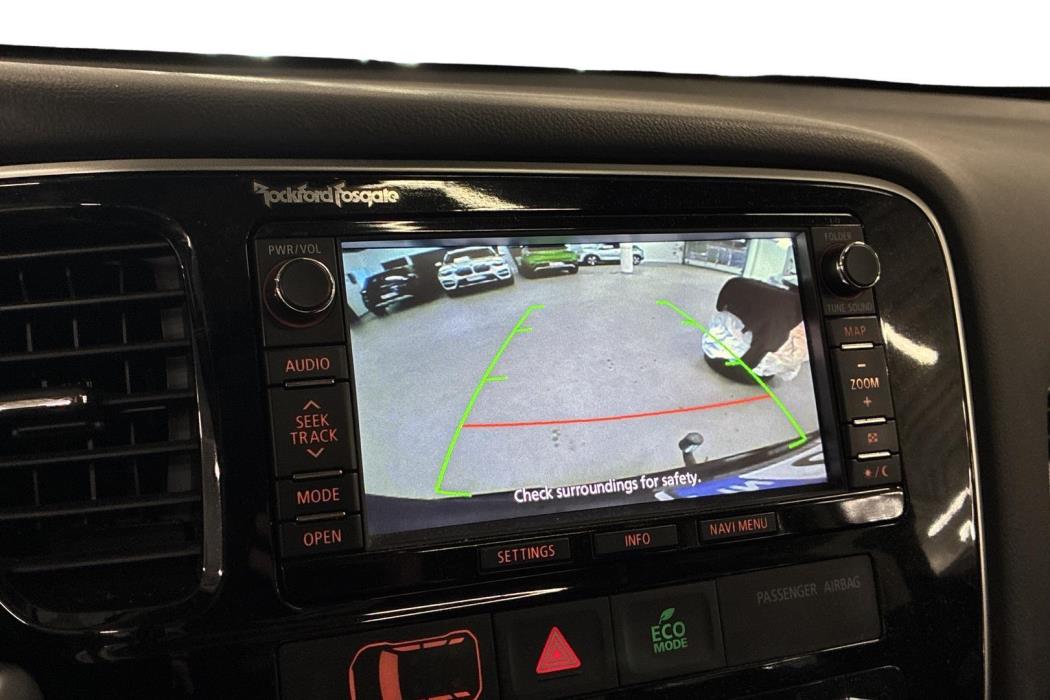 MITSUBISHI Outlander PHEV 2015