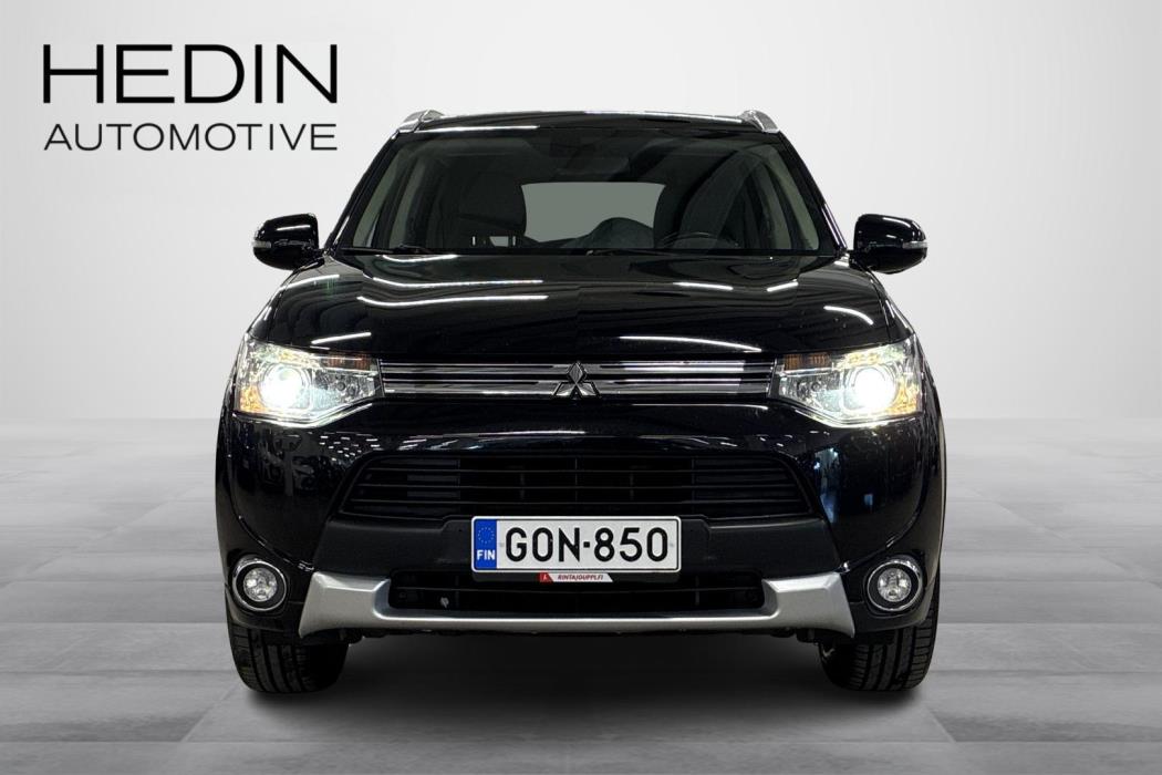 MITSUBISHI Outlander PHEV 2015