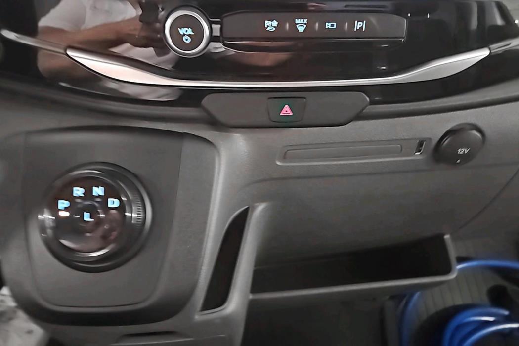 FORD TRANSIT 2025