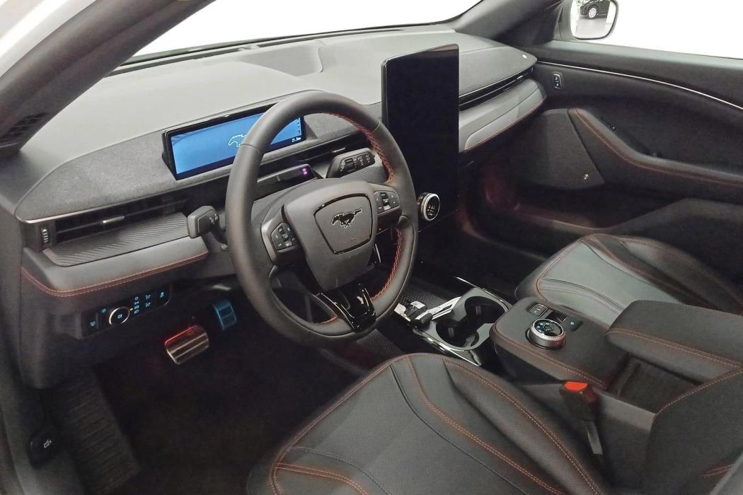 FORD Mustang Mach-E 2026