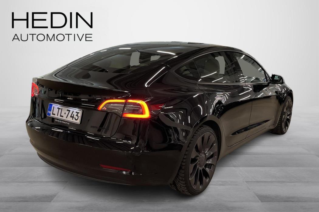 Tesla Model 3 2022