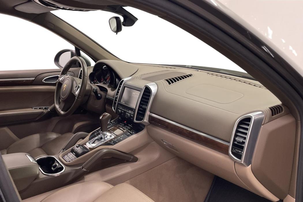 Porsche Cayenne 2011