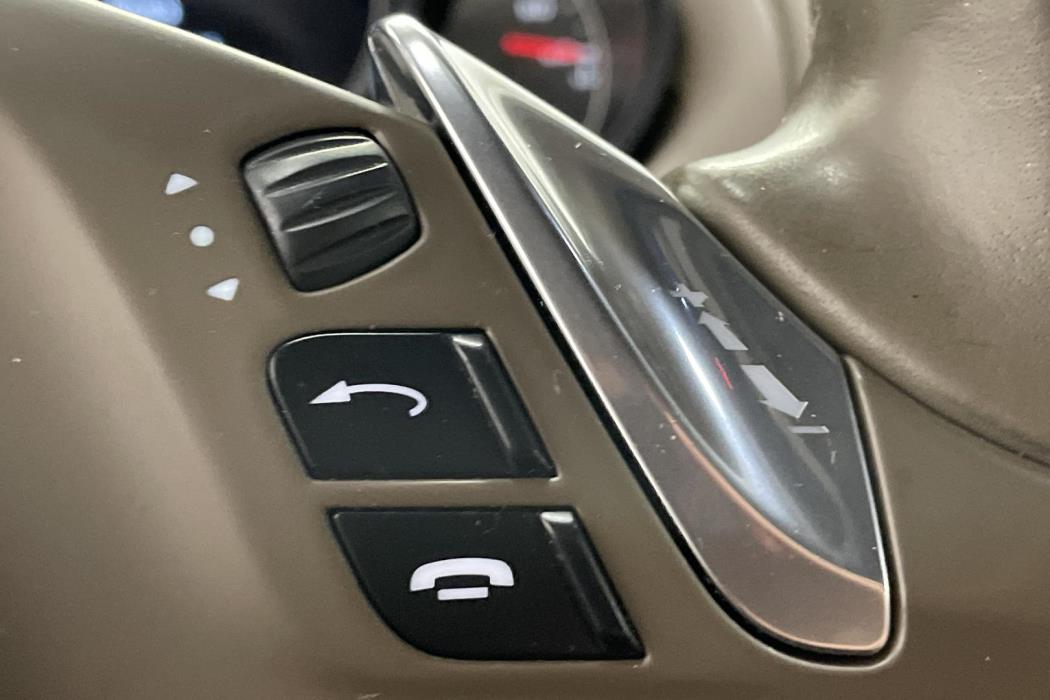 Porsche Cayenne 2011