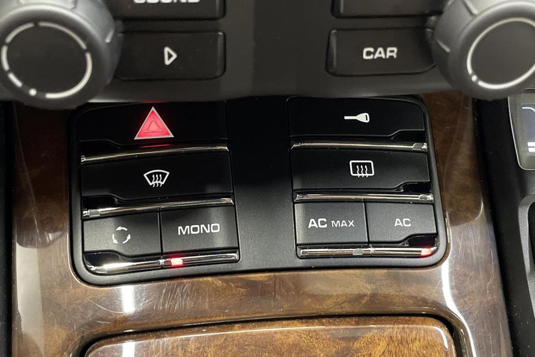 Porsche Cayenne 2011