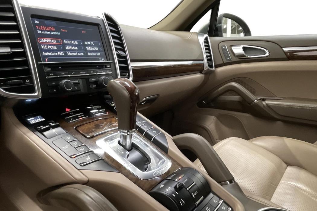 Porsche Cayenne 2011