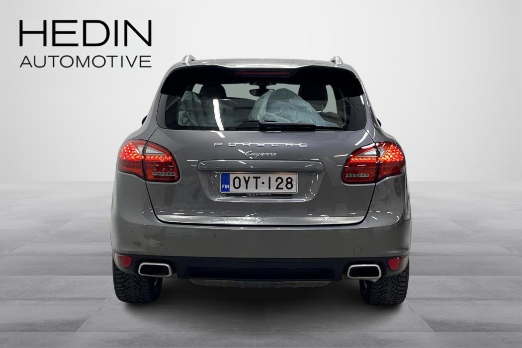 Porsche Cayenne 2011