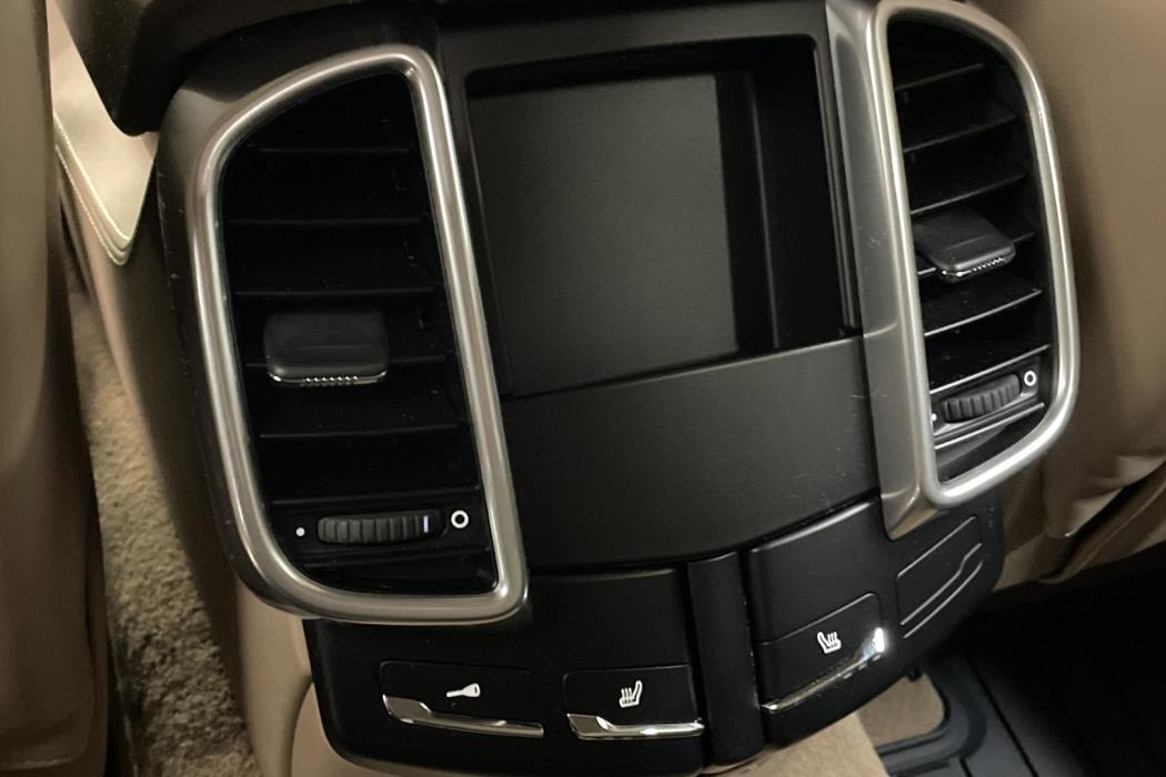 Porsche Cayenne 2011