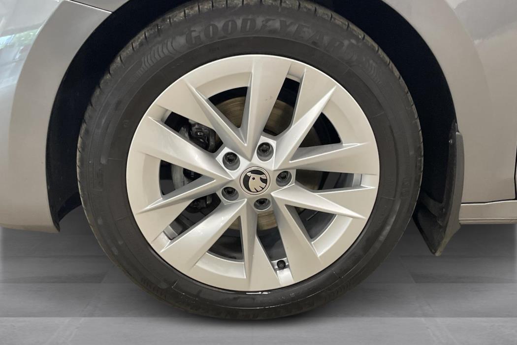 SKODA Octavia 2023