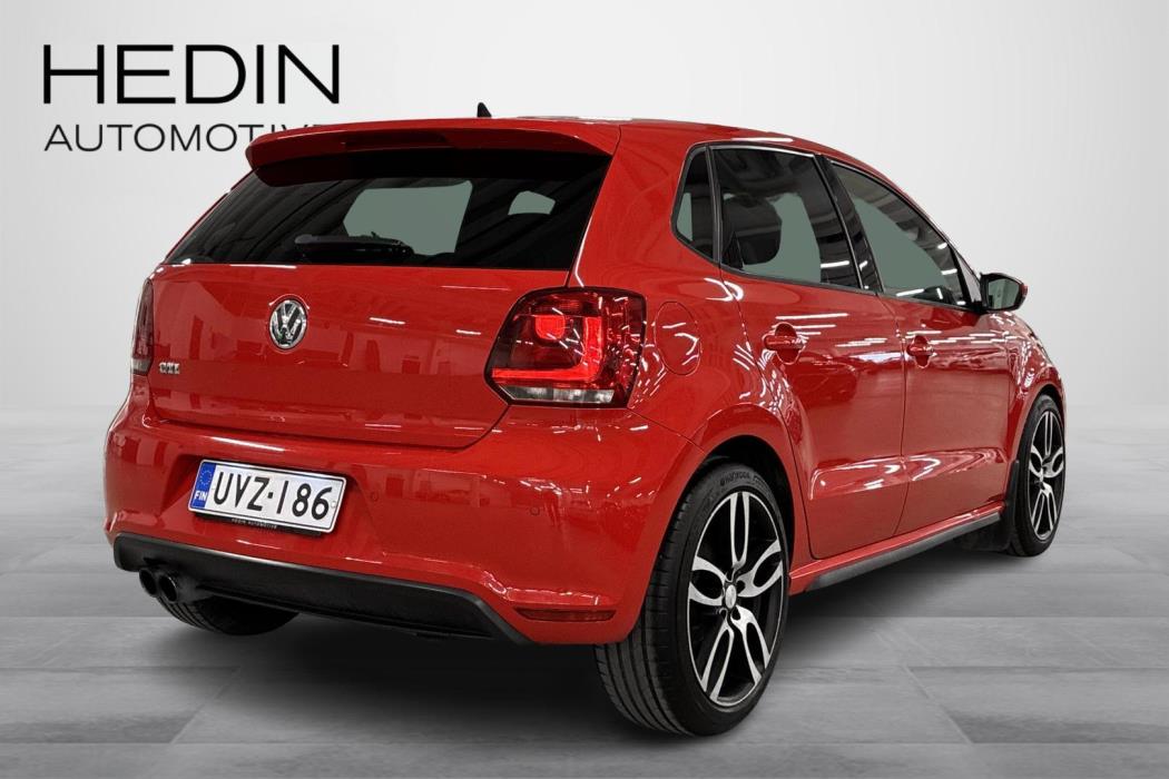 VOLKSWAGEN Polo 2013
