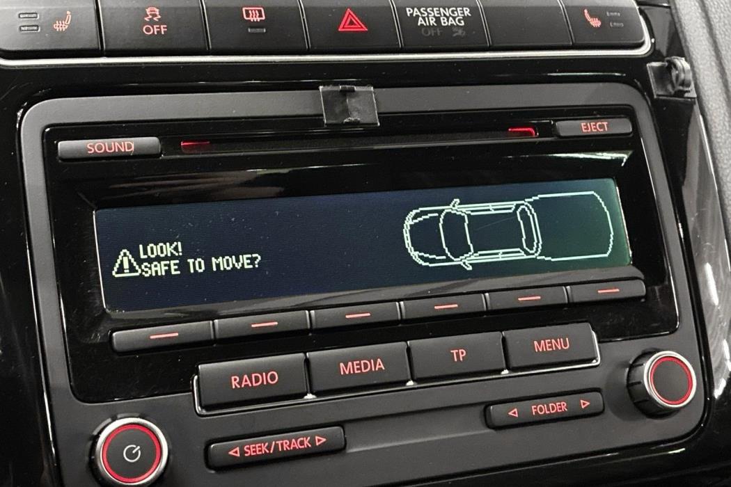 VOLKSWAGEN Polo 2013