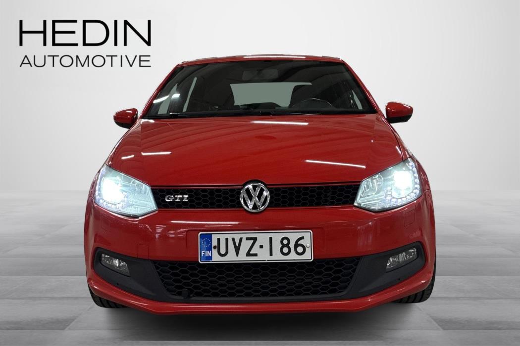 VOLKSWAGEN Polo 2013