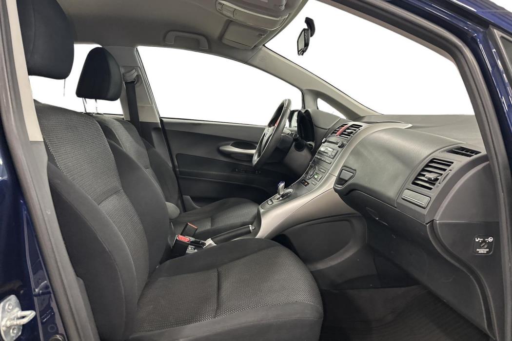 Toyota Auris 2012