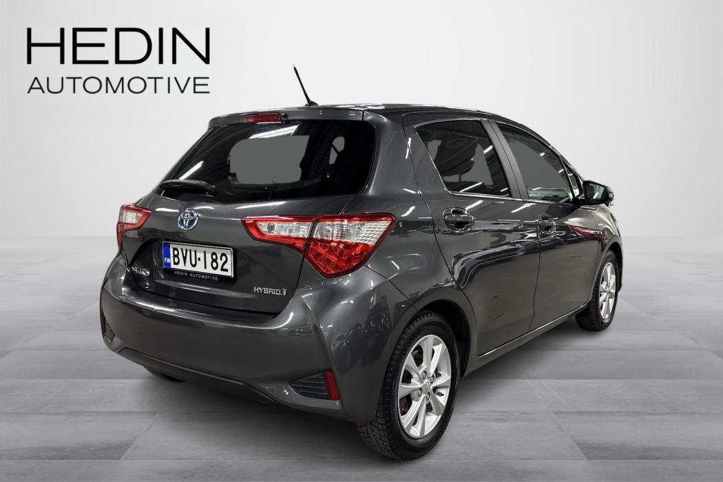 TOYOTA Yaris 2019