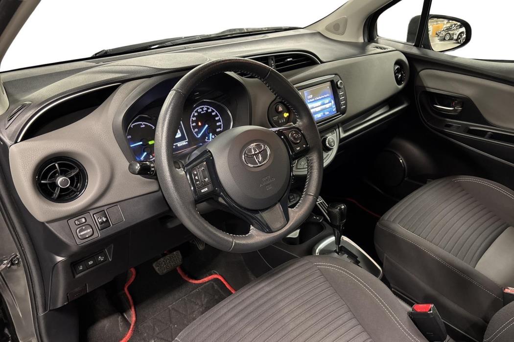 TOYOTA Yaris 2019