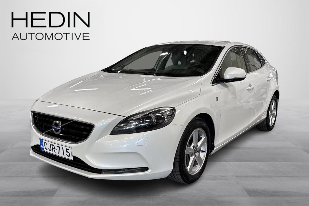 VOLVO V40 2015